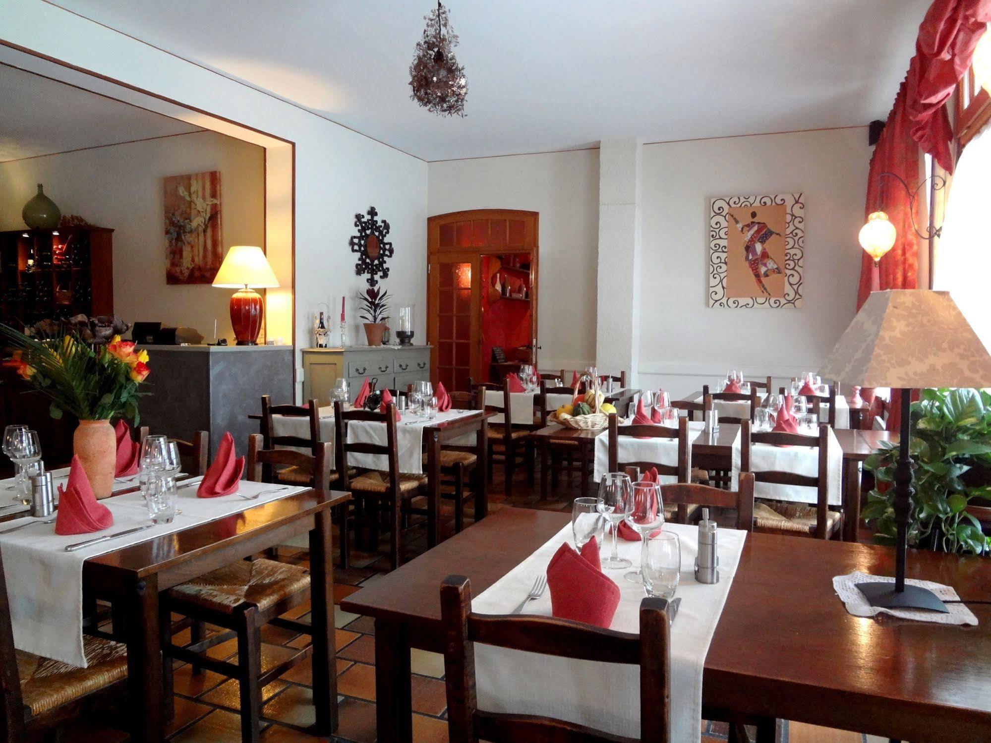Logis Hotel-Restaurant Le Relais Отрив Экстерьер фото